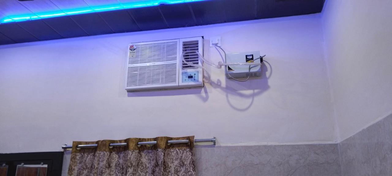 Saroja Paying Guest House Waranasi Zewnętrze zdjęcie