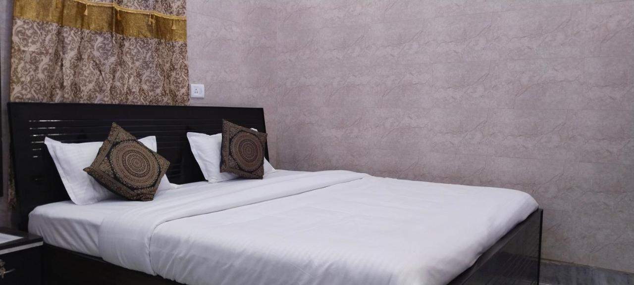 Saroja Paying Guest House Waranasi Zewnętrze zdjęcie